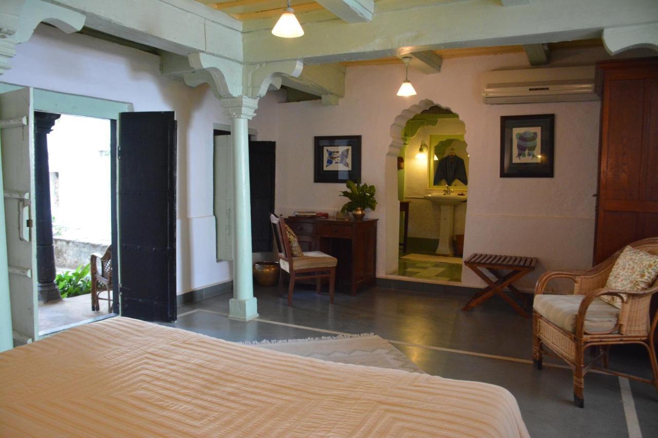 Ahilya Hotel 4*