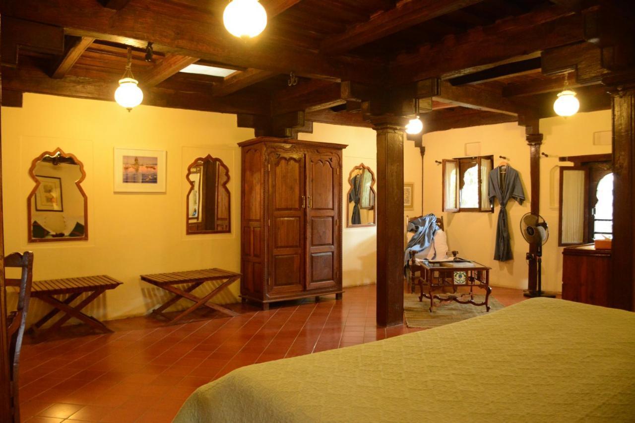 Ahilya Hotel